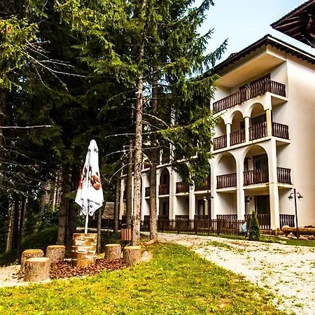 луксозен мечи чал - манастира 2